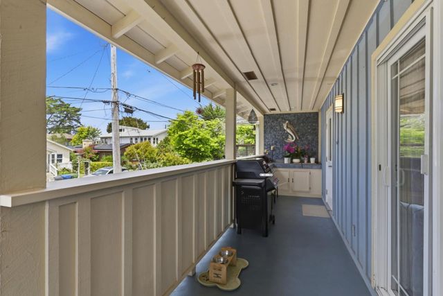240 20th Avenue, Santa Cruz, CA 95062