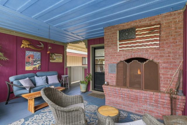240 20th Avenue, Santa Cruz, CA 95062