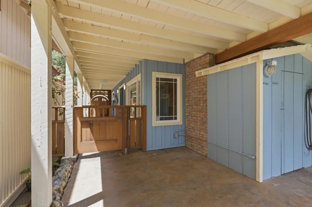 240 20th Avenue, Santa Cruz, CA 95062