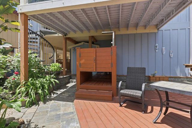 240 20th Avenue, Santa Cruz, CA 95062