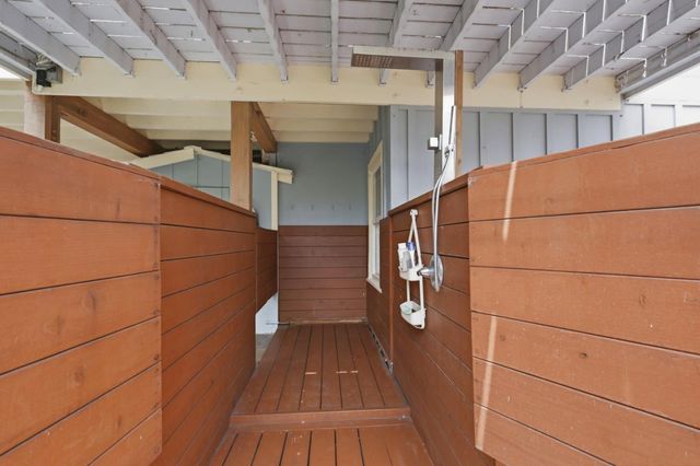 240 20th Avenue, Santa Cruz, CA 95062