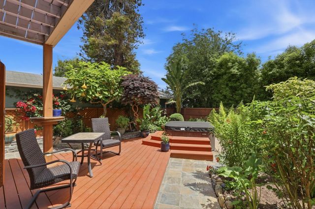 240 20th Avenue, Santa Cruz, CA 95062