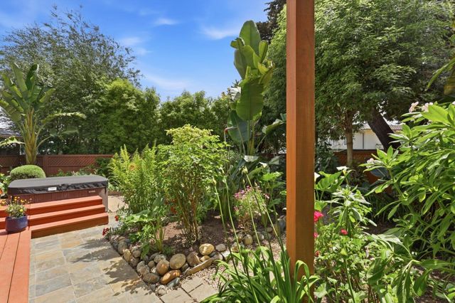 240 20th Avenue, Santa Cruz, CA 95062
