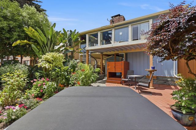 240 20th Avenue, Santa Cruz, CA 95062
