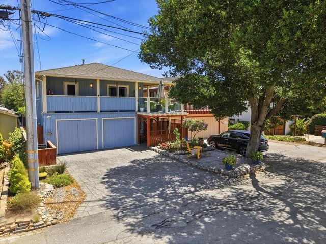 240 20th Avenue, Santa Cruz, CA 95062