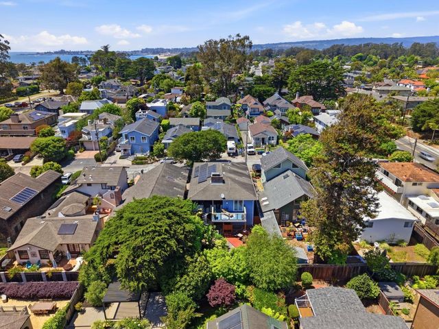 240 20th Avenue, Santa Cruz, CA 95062