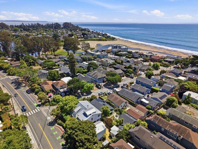 240 20th Avenue, Santa Cruz, CA 95062
