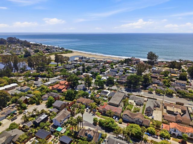 240 20th Avenue, Santa Cruz, CA 95062