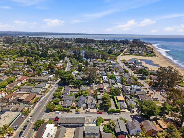 240 20th Avenue, Santa Cruz, CA 95062