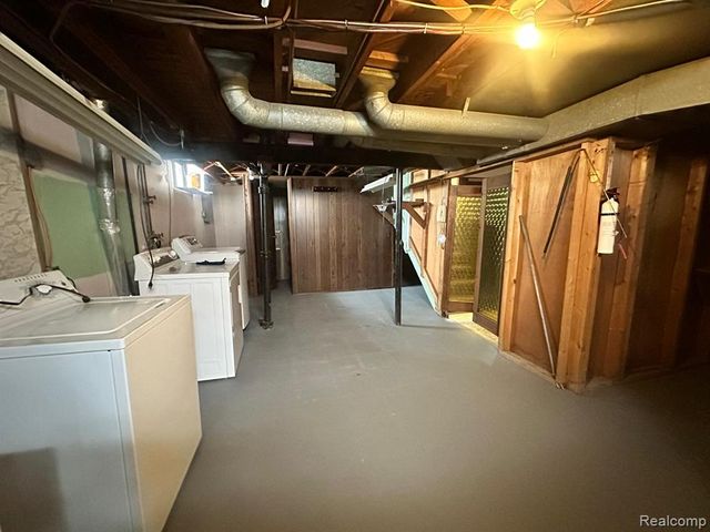 17157 Fort Street, Riverview, MI 48193