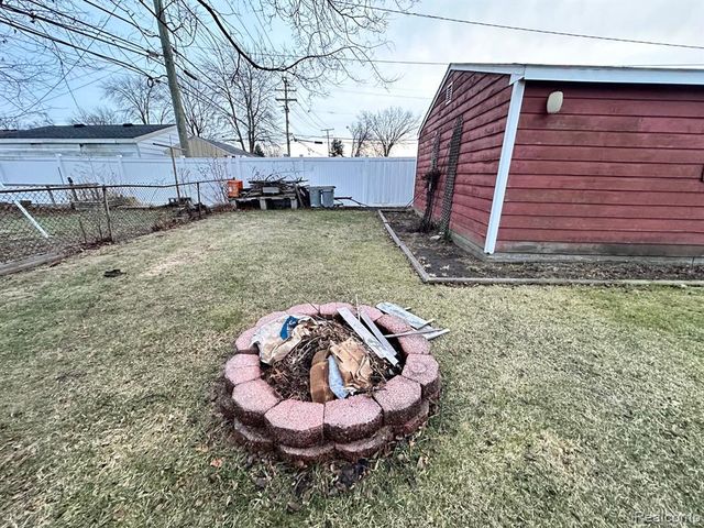 17157 Fort Street, Riverview, MI 48193