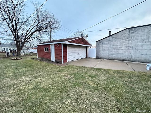 17157 Fort Street, Riverview, MI 48193