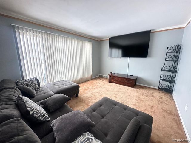 17157 Fort Street, Riverview, MI 48193