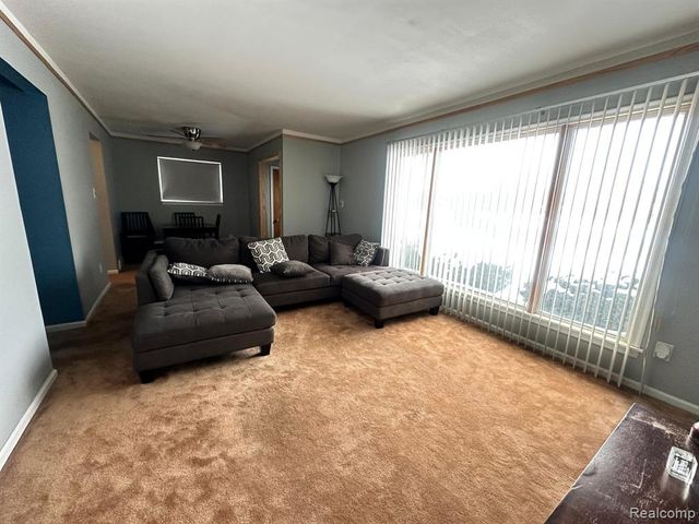 17157 Fort Street, Riverview, MI 48193