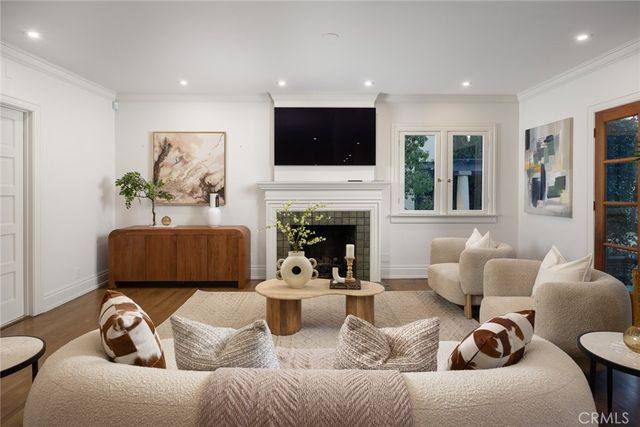 928 S El Molino, Pasadena, CA 91106