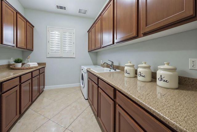 18679 Rd 208, Strathmore, CA 93267