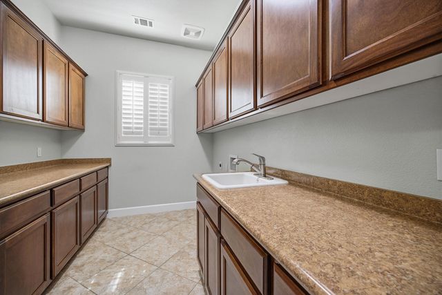 18679 Rd 208, Strathmore, CA 93267