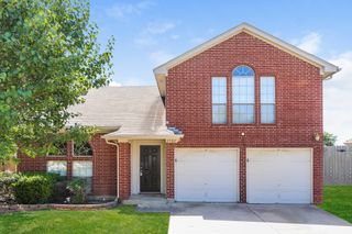 5902 SILVERPOINT Court, Arlington, TX 76017