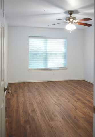 244 Turnberry Lane, Lewisville, TX 75067