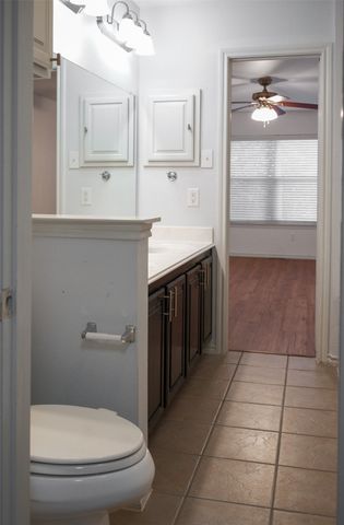 244 Turnberry Lane, Lewisville, TX 75067