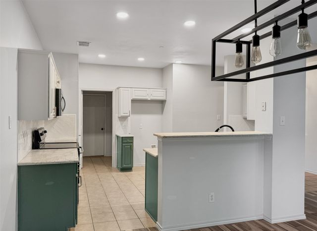 244 Turnberry Lane, Lewisville, TX 75067