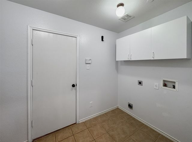 244 Turnberry Lane, Lewisville, TX 75067