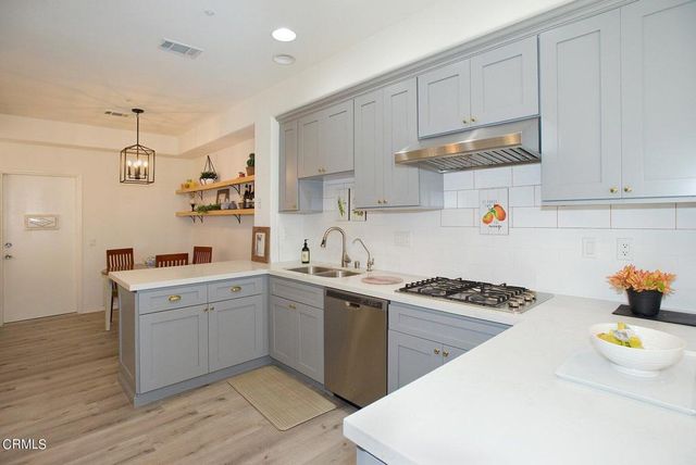 1864 Caminito De La Narcissa, Glendale, CA 91208