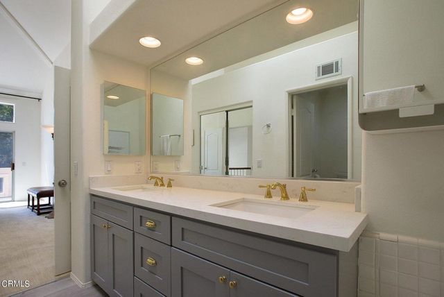 1864 Caminito De La Narcissa, Glendale, CA 91208
