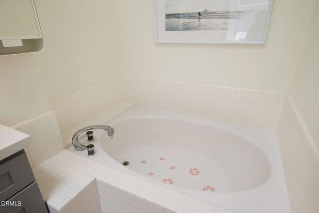 1864 Caminito De La Narcissa, Glendale, CA 91208