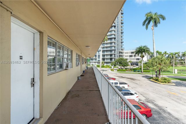 26 Diplomat Pkwy 2390, Hallandale Beach, FL 33009