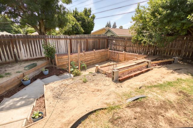 252 E Clinton Ave, Atwater, CA 95301