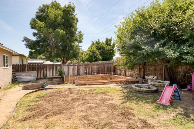 252 E Clinton Ave, Atwater, CA 95301
