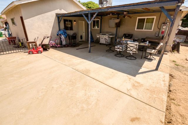 252 E Clinton Ave, Atwater, CA 95301
