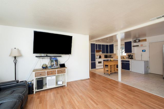 252 E Clinton Ave, Atwater, CA 95301