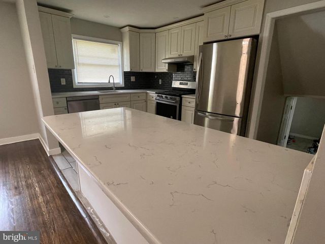 209 MAINE AVE, Cherry Hill, NJ 08002