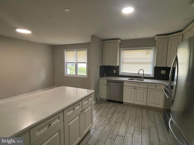 209 MAINE AVE, Cherry Hill, NJ 08002