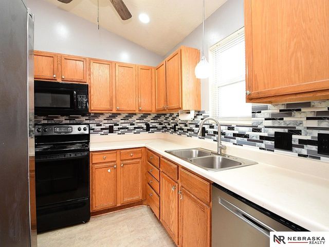 5818 N 61st Avenue, Omaha, NE 68104