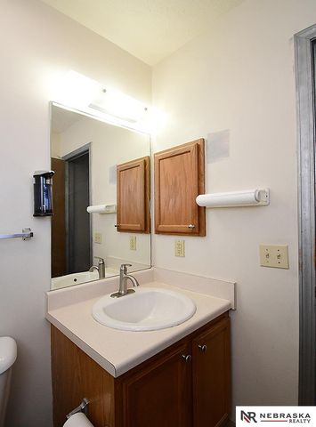 5818 N 61st Avenue, Omaha, NE 68104