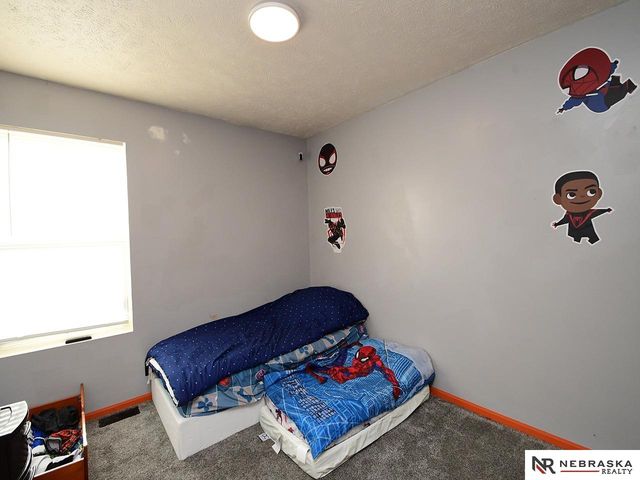 5818 N 61st Avenue, Omaha, NE 68104