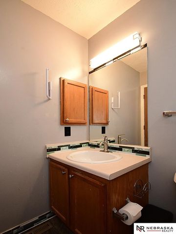 5818 N 61st Avenue, Omaha, NE 68104