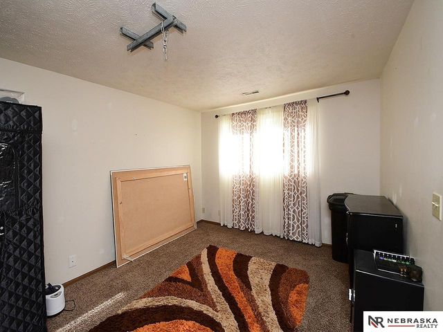 5818 N 61st Avenue, Omaha, NE 68104