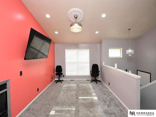 5818 N 61st Avenue, Omaha, NE 68104