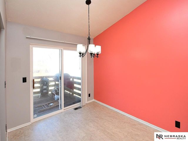 5818 N 61st Avenue, Omaha, NE 68104