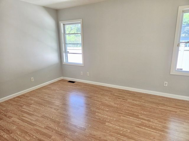 17 Cedar St, Southbridge, MA 01550