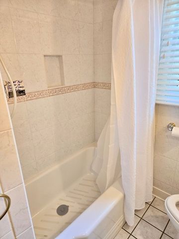 17 Cedar St, Southbridge, MA 01550
