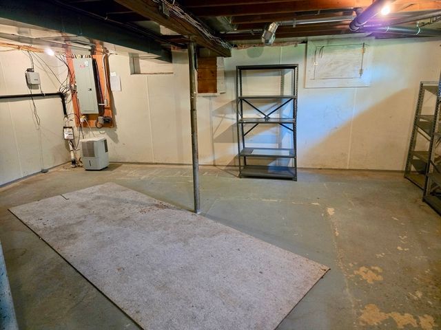 17 Cedar St, Southbridge, MA 01550