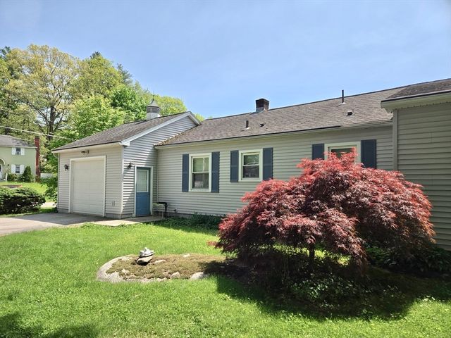 17 Cedar St, Southbridge, MA 01550