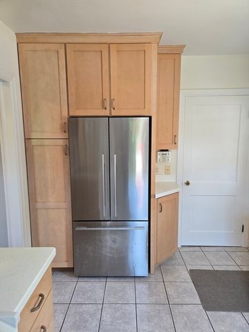 17 Cedar St, Southbridge, MA 01550