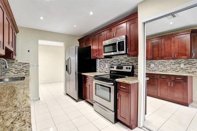 2215 NW 45th Ave 2215, Coconut Creek, FL 33066