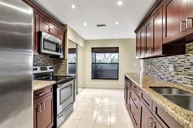 2215 NW 45th Ave 2215, Coconut Creek, FL 33066